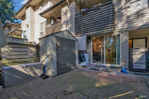 14826 Holly Park Lane, Surrey, BC, photo 2