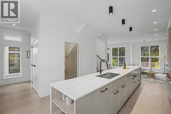 1483 W 52nd Avenue, Vancouver, BC V6P1H9 Photo 3