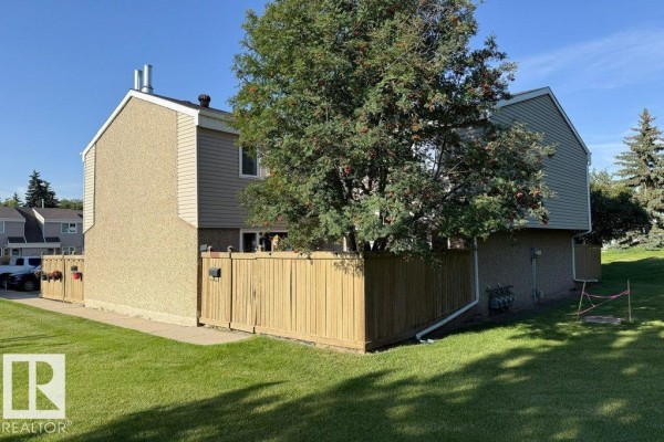 Primary Bedroom - 14835b Riverbend Road Nw, Edmonton, AB T6H5A9 Photo 4