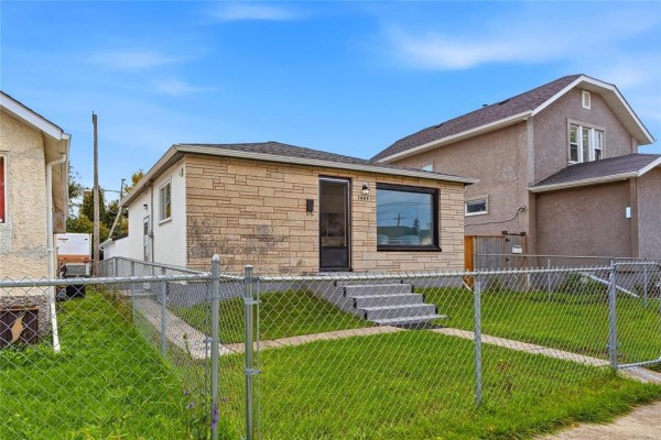 Primary Bedroom - 1484 Pacific Avenue, Winnipeg, MB R3E1H2 Photo 5