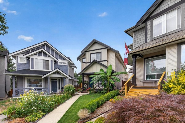 14848 56a Avenue, Surrey, BC V3S8X1 Photo 4