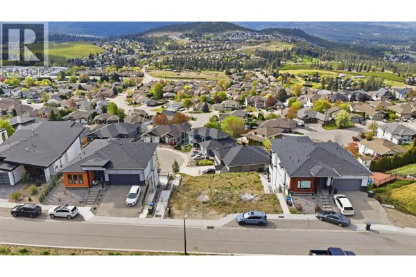 1485 Fairwood Lane, Kelowna, BC V1P1T6 Photo 4