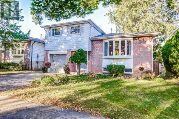 4pc Bathroom - 1485 Newlands Crescent, Burlington, ON L7M1N8 Photo 3