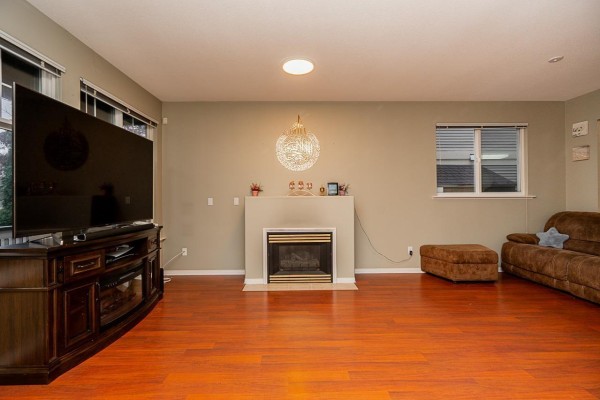 14858 58 Avenue, Surrey, BC V3S8W4 Photo 5