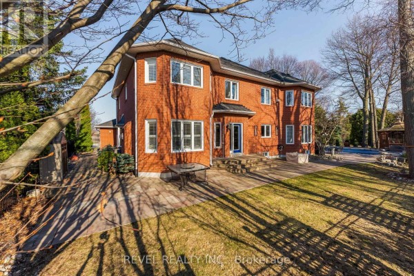 Brick house with pool, gazebo, patio and shed - 1486 Ashwood Gate Pickering