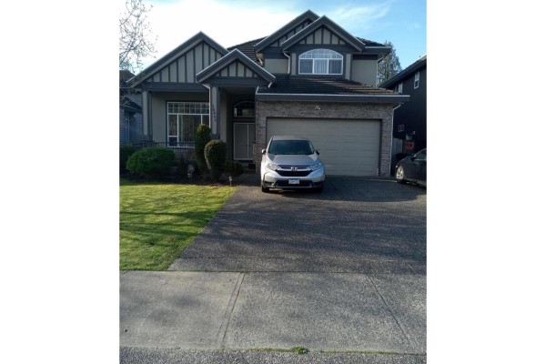 14866 67a Avenue, Surrey, BC V3S0X6 Photo 2