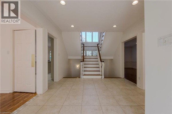 5pc Bathroom - 1487 The Links Drive, Oakville, ON L5M2P2 Photo 4