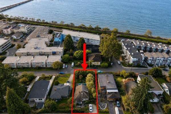 14878 Buena Vista Avenue, White Rock, BC V4B1X4 Photo 3