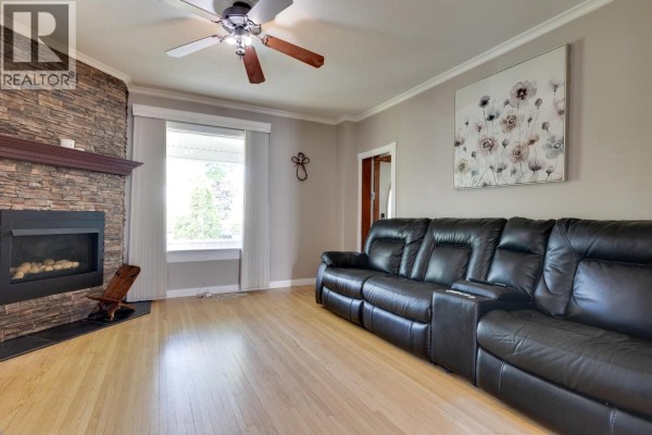 Living room - 1488 Gorse Street, Prince George, BC V2L1G3 Photo 3