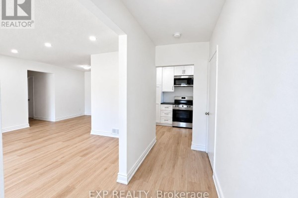 Kitchen - 1488 Swanage Crescent, Mississauga, ON L5J3N8 Photo 3