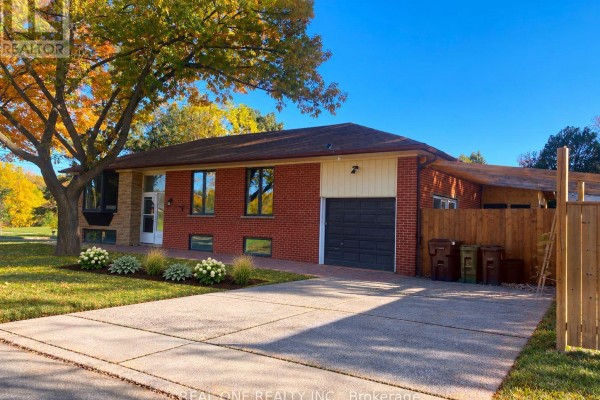 149 Bishop Avenue, Toronto