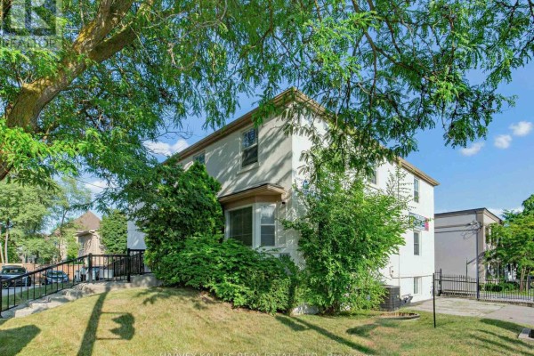 149 Willowdale Avenue, Toronto, ON M2N4Y3 Photo 2