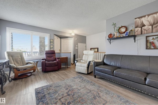 Family room - 14903 128 St Nw, Edmonton, AB T6V1E9 Photo 4