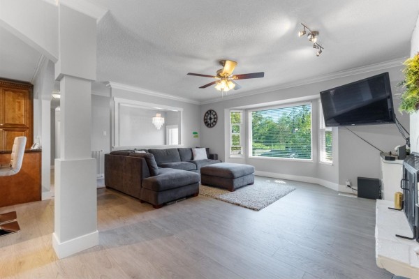 14917 92 Avenue, Surrey, BC V3R1B9 Photo 5