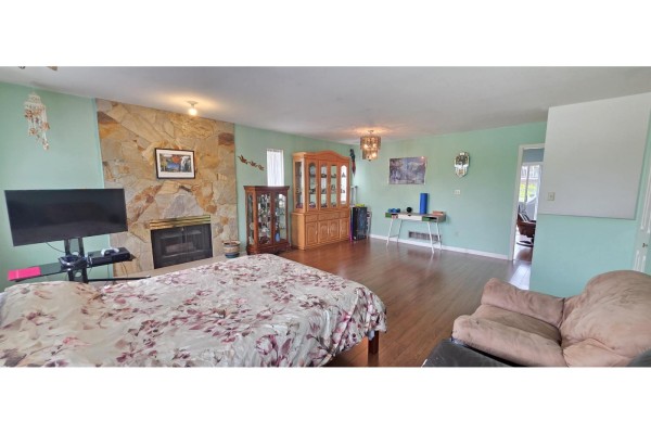 14919 Spenser Drive, Surrey, BC V3M7K7 Photo 5
