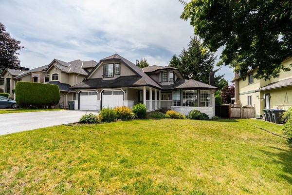 14926 83a Avenue, Surrey, BC V3S7S3 Photo 2