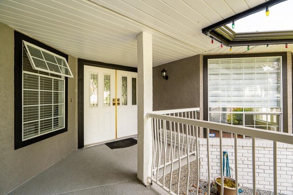 14926 83a Avenue, Surrey, BC V3S7S3 Photo 4