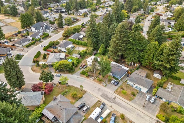 14935 Canary Drive, Surrey, BC V3R4V2 Photo 4