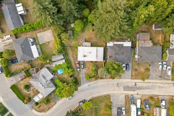 14935 Canary Drive, Surrey, BC V3R4V2 Photo 5