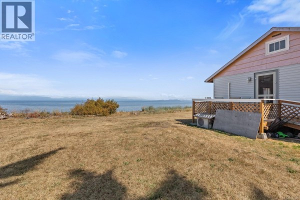 1494 Wilkinson Rd, Comox, BC, photo 3