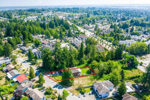 14946 92 Avenue, Surrey, BC V3R1C1 Photo 2