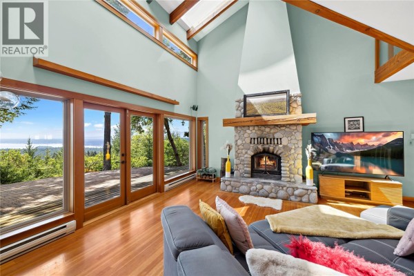 Living room - 1495 Coats Dr, Gabriola Island, BC V0R1X6 Photo 4