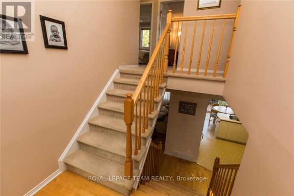 Dining room - 1495 Delia Crescent N, Ottawa, ON K4A2Y4 Photo 5