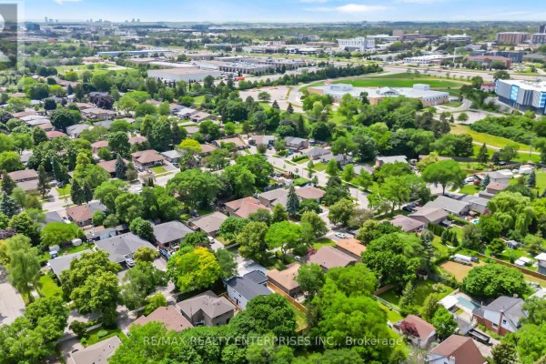1495 Thetford Court, Mississauga, ON, photo 2