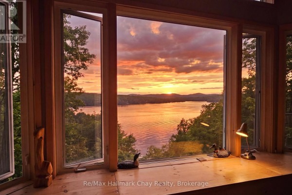 Loft - 1497 Fox Point Road, Lake Of Bays, ON P0A1H0 Photo 4