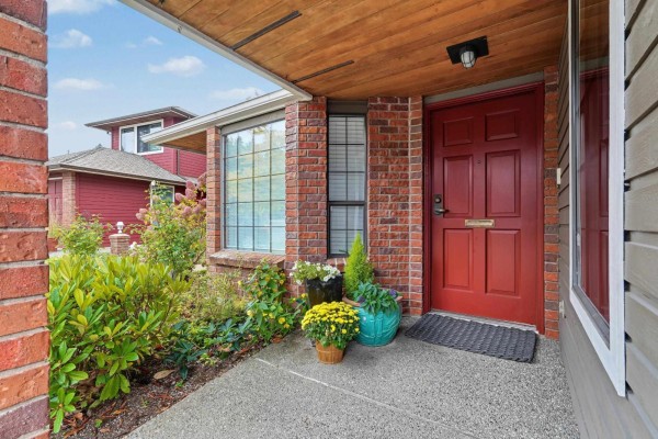 14972 Southmere Close, Surrey, BC V4A7T6 Photo 2