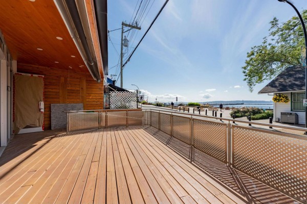 14985 Marine Drive, White Rock, BC V4B1C3 Photo 4
