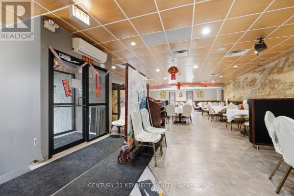 1499 Merivale Road, Ottawa, ON K2E5P3 Photo 2