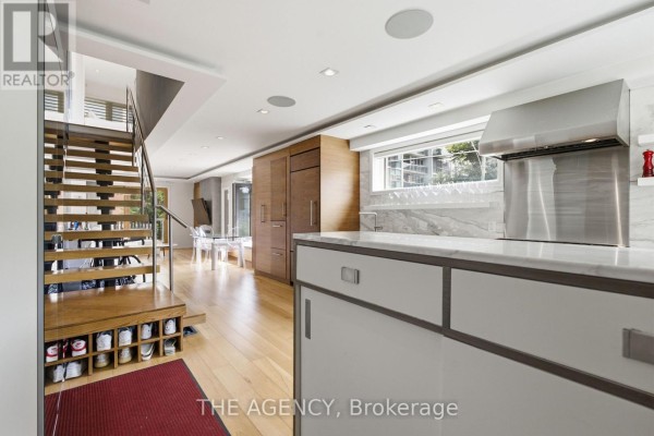 Living room - 14a - 570 Wellington Street, Toronto, ON M5V2X5 Photo 3