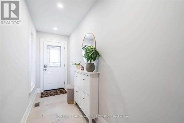 Great room - 14a Gort Avenue, Toronto, ON M8W3Y5 Photo 4