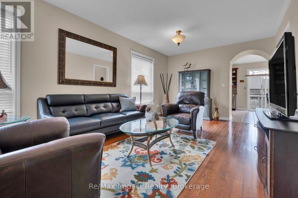 14a Hunt Street, Clarington, ON, photo 2