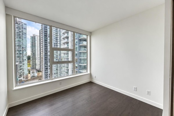 14xx 13768 100 Avenue, Surrey, BC V3T0V2 Photo 4