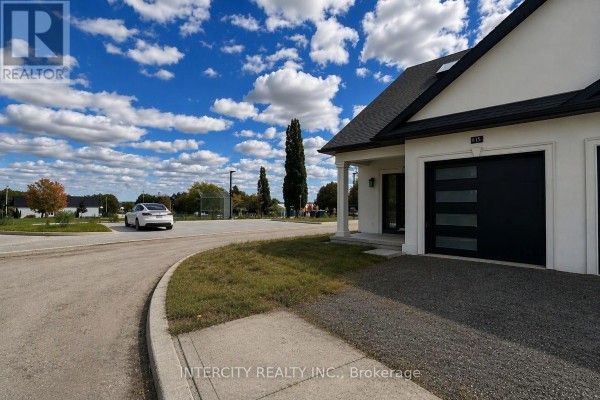 15 - 263 Barrie Street, Bradford West Gwillimbury, ON, photo 2