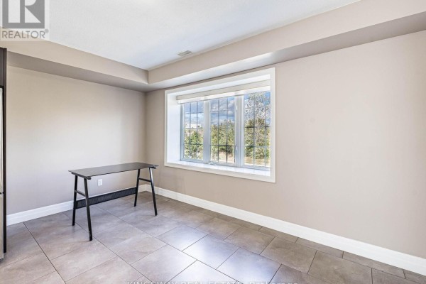 15 - 275 Old Huron Road E, Kitchener, ON N2R1P9 Photo 4