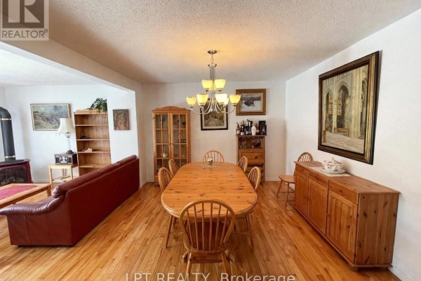 Family room - 15 - 50 Greenbank Road, Ottawa, ON K2H8R3 Photo 5