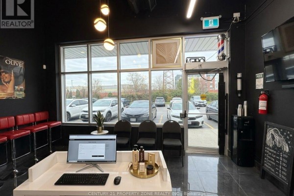 15 - 90 Eastern Avenue, Brampton, ON L6W3C8 Photo 4
