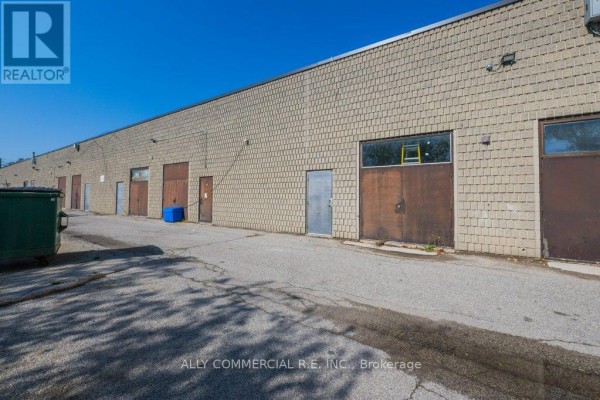 15 - 955 Wilson Avenue, Toronto, ON M3K2A8 Photo 4