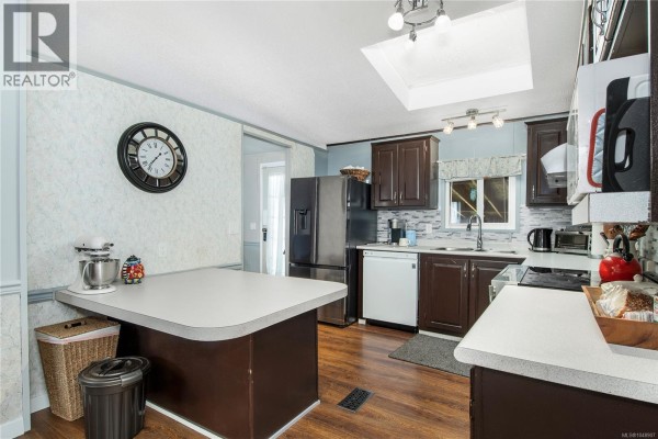 Kitchen - 15 1451 Perkins Rd, Campbell River, BC V9W4R8 Photo 4