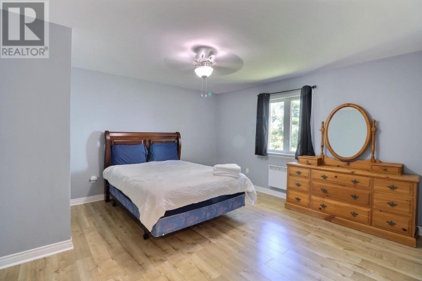 Bath (# pieces 1-6) - 15-17 Cornwall Road, Cornwall, PE C0A1H0 Photo 5