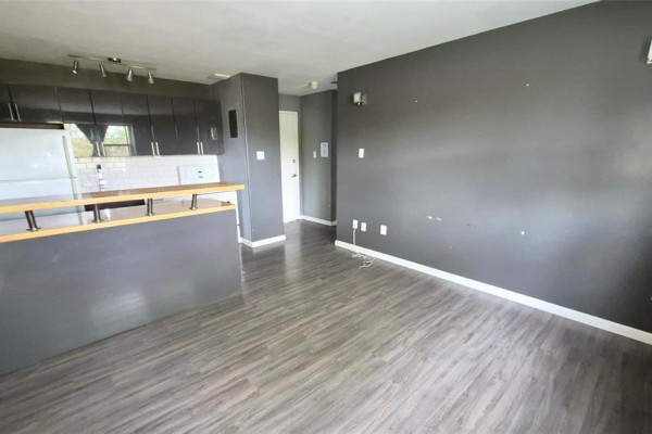 15 455 Osborne Street, Winnipeg, MB R3L2A4 Photo 5