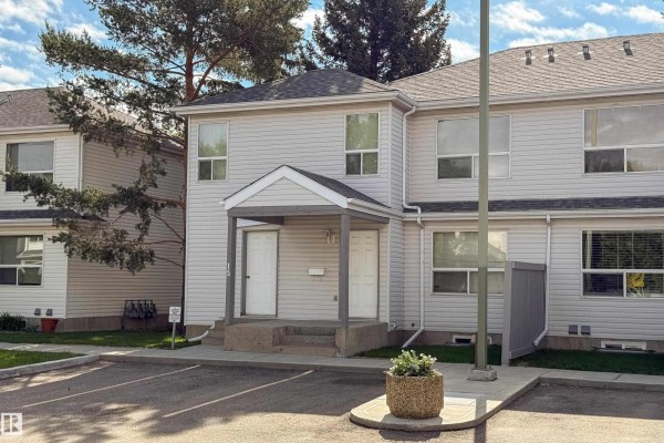Kitchen - #15 603 Youville Dr E Nw, Edmonton, AB T6L6V8 Photo 3