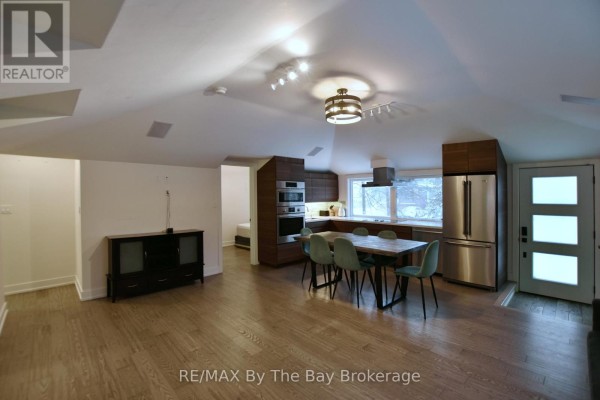 Bedroom 3 - 15 61st Street S, Wasaga Beach, ON L9Z1W1 Photo 5