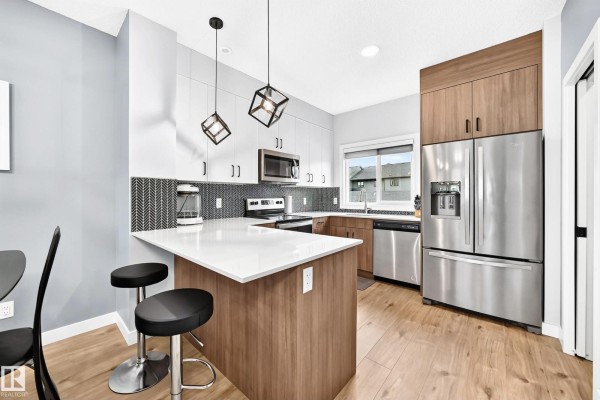 Kitchen - #15 6214 Cartmell Ct Sw, Edmonton, AB T6W5A7 Photo 3