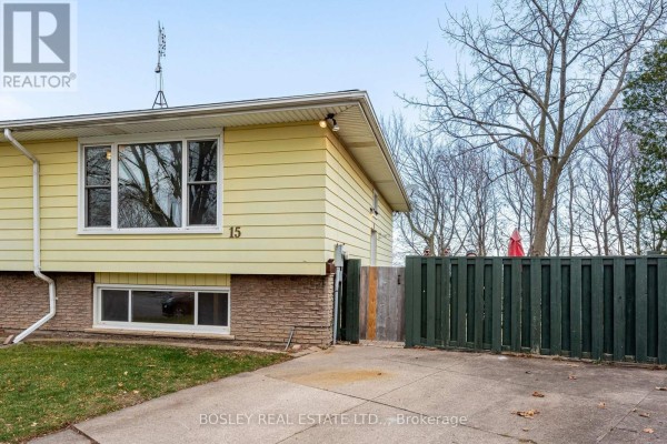 Living room - 15 Alden Court, St  Catharines, ON L2T3X2 Photo 2