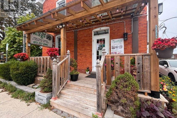 15 Allan Street, Carleton Place, ON K7C1T1 Photo 2