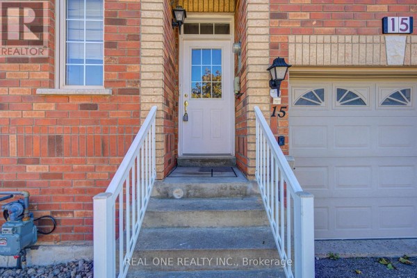 Family room - 15 Angelica Avenue, Richmond Hill, ON L4S2C6 Photo 3